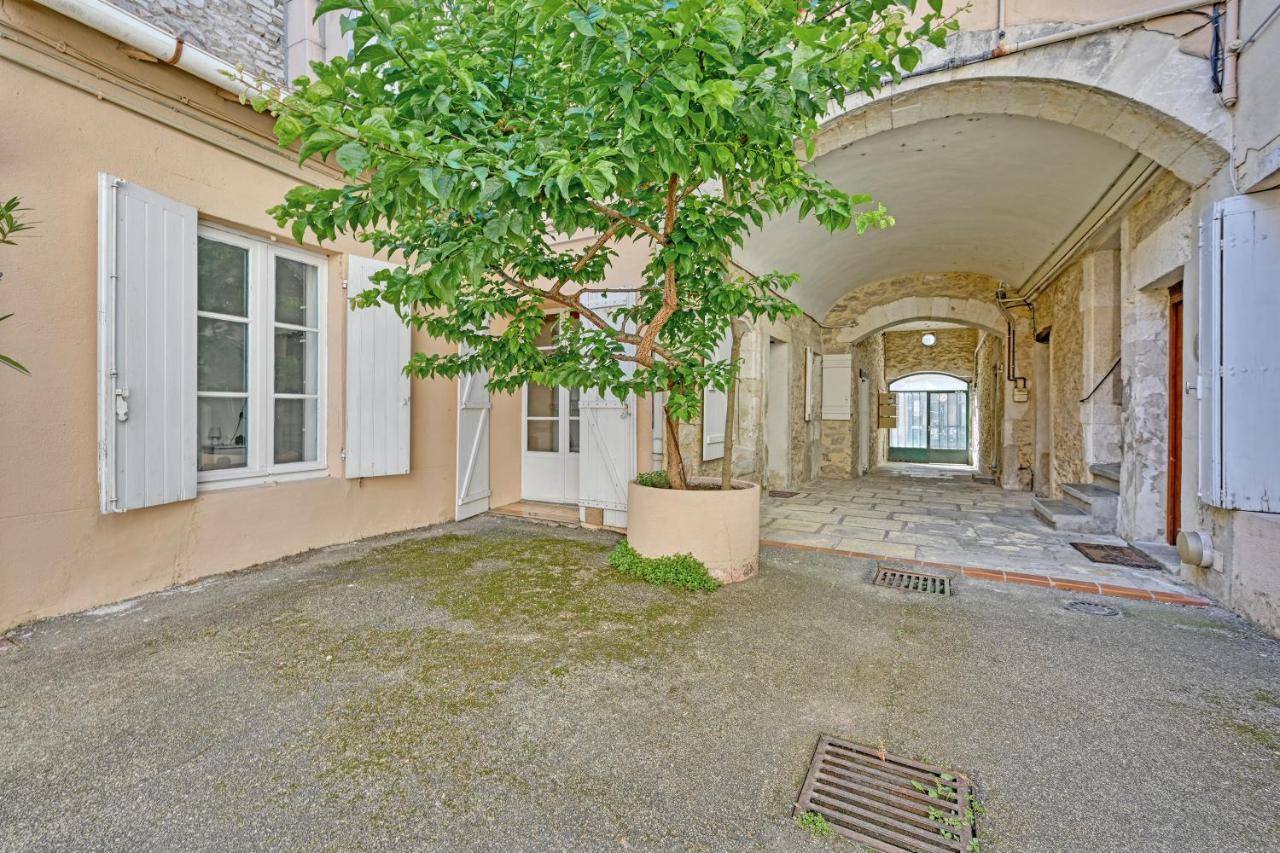 Appartement Au Calme En Plein Centre-Ville Nîmes Kültér fotó