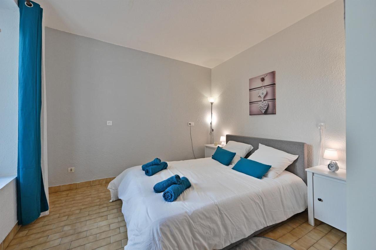 Appartement Au Calme En Plein Centre-Ville Nîmes Kültér fotó