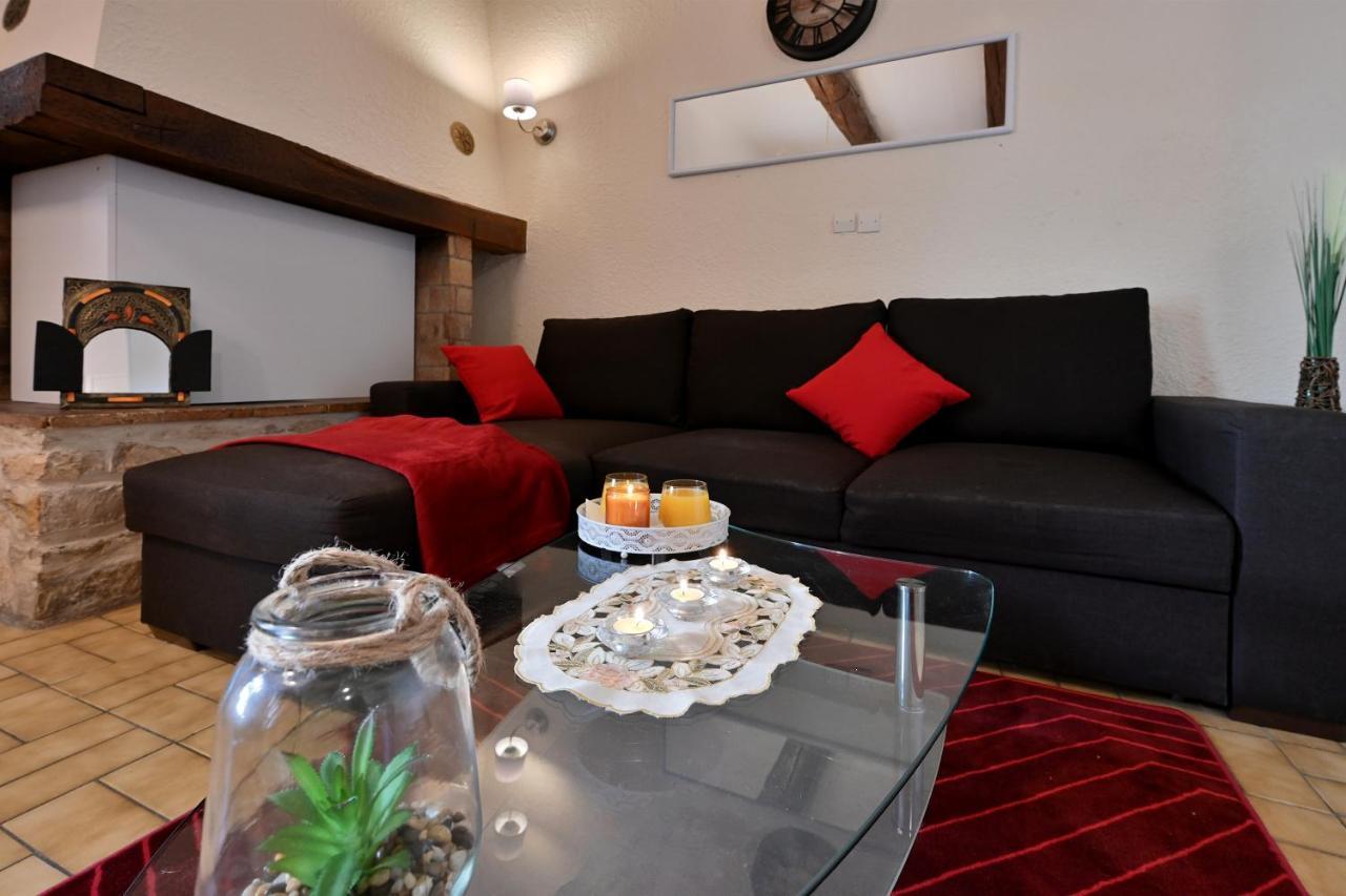 Appartement Au Calme En Plein Centre-Ville Nîmes Kültér fotó